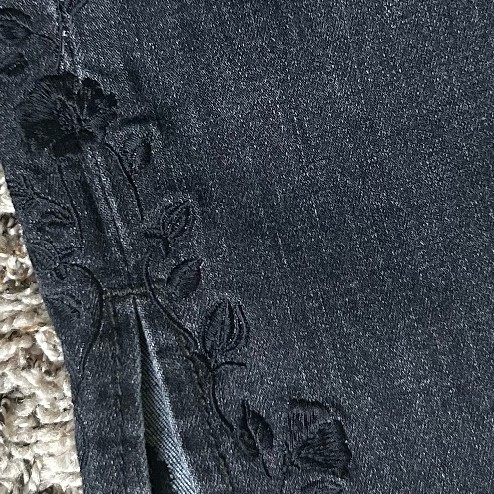 Levi’s 711 Raw Hem Skinny Jeans - Picture 10 of 14